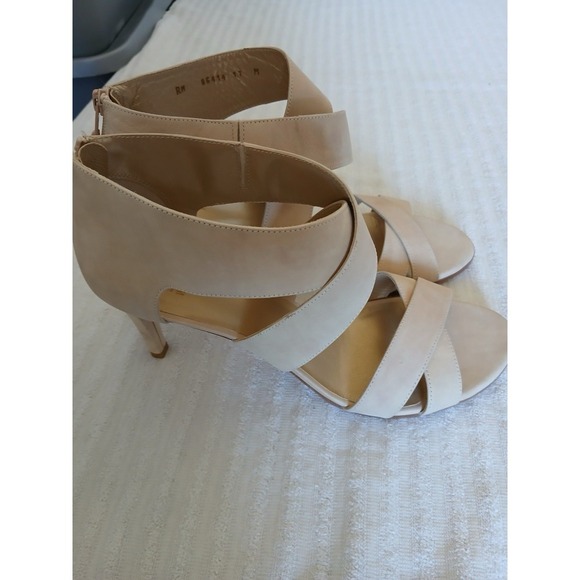 Stuart Weitzman Nude Leather High Heel Sandals Size 11 – Zip Back, 3" Heel - Picture 7 of 11